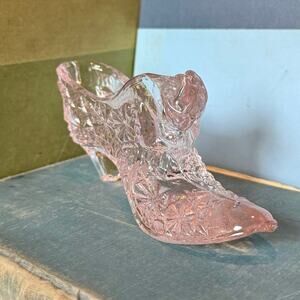 Fenton Daisy & Button Cat Slipper • Pale Pink • 6” • Vintage Glass • Flaw Noted